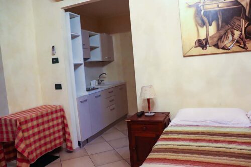 alloggio-viola-angolo-cottura03