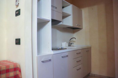 alloggio-viola-angolo-cottura04